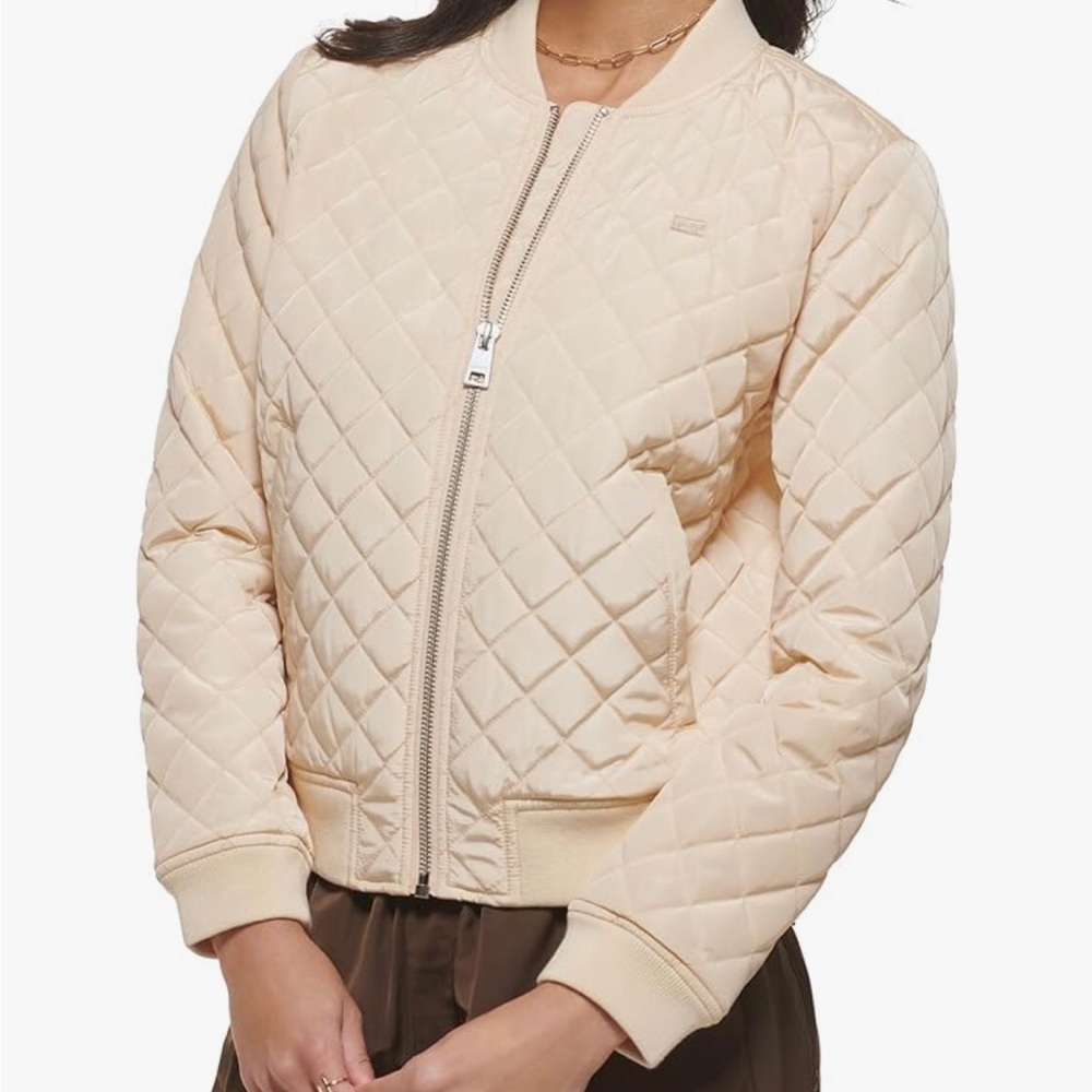 Levi’s Women’s Diamond Quilted Casual Bomber Jacket, Natural Sand SMALL
